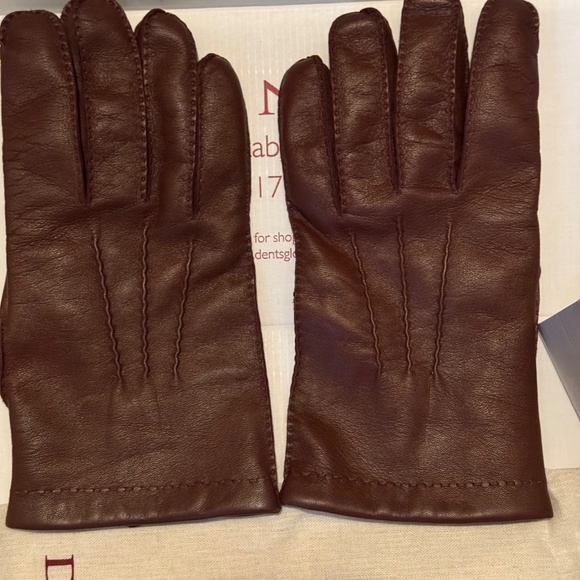 Dents Cashmere lined Leather glove - Picture 7 of 7